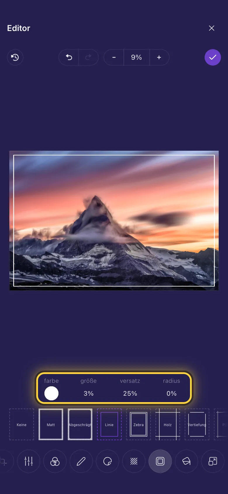 Ein Bergfoto mit einem schmalen Rahmen und den Einstellungen des Rahmens über der Liste der Rahmen