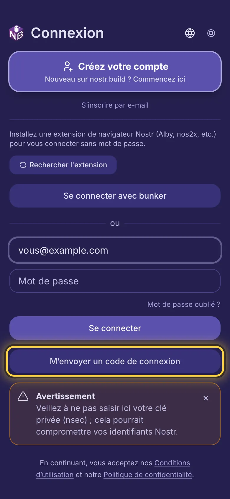 Une adresse e-mail saisie dans le premier champ et le bouton M’envoyer un code de connexion entouré.