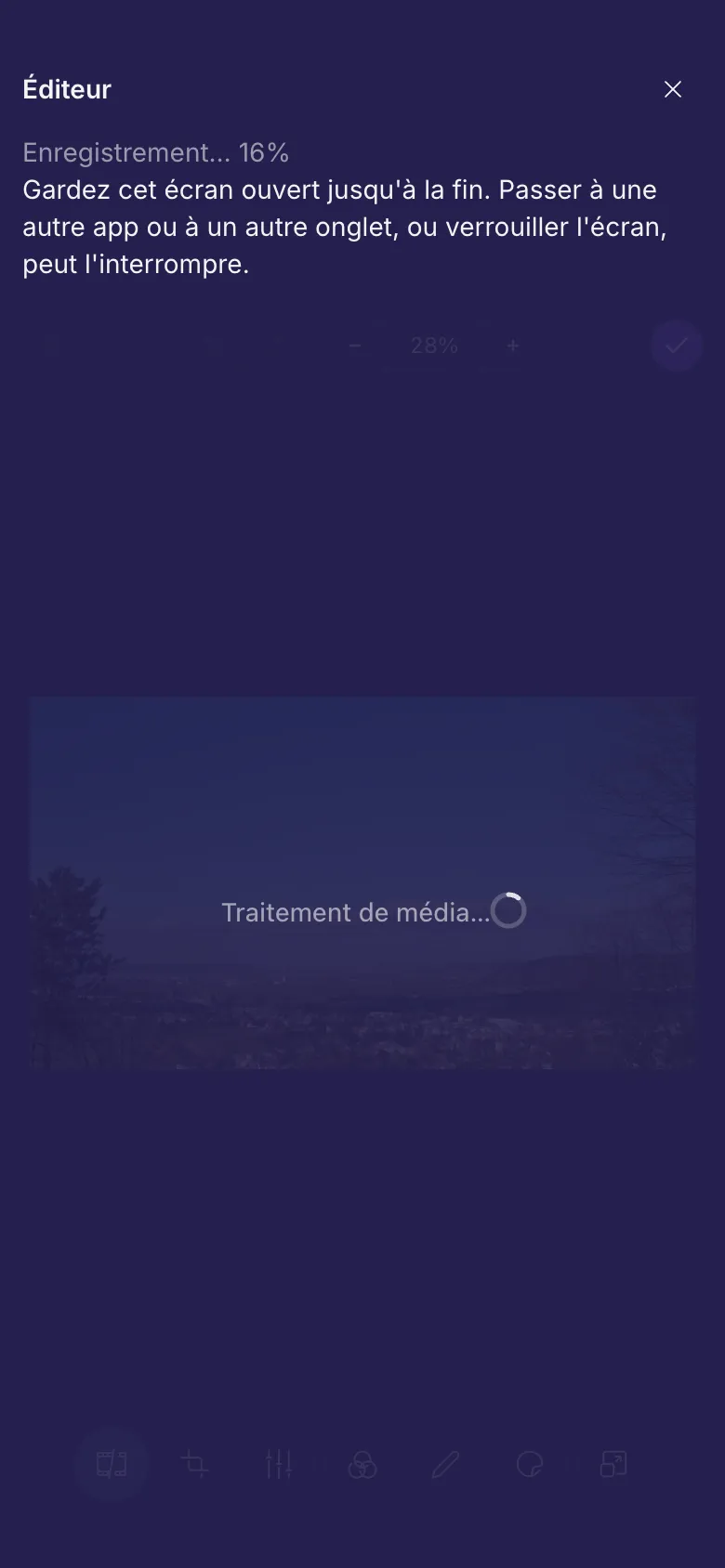 L'éditeur en train d'enregistrer une vidéo, avec le rappel de garder l'écran ouvert